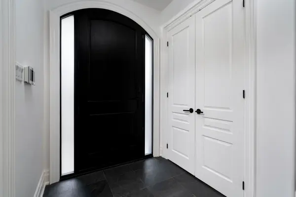 57 Burncrest DR, Toronto C04, ON M5M 2Z4