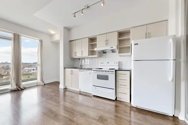 160 Vanderhoof AVE #607, Toronto C11, ON M4G 0B7