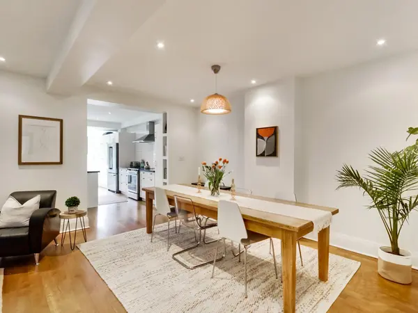 11 Delaware AVE, Toronto C01, ON M6H 2S8