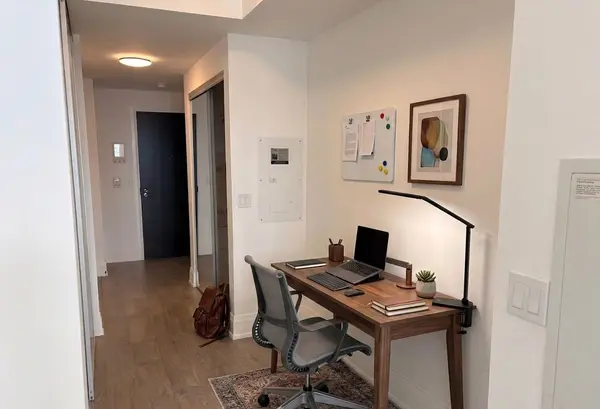 101 Erskine AVE #1911, Toronto C10, ON M4P 1Y5