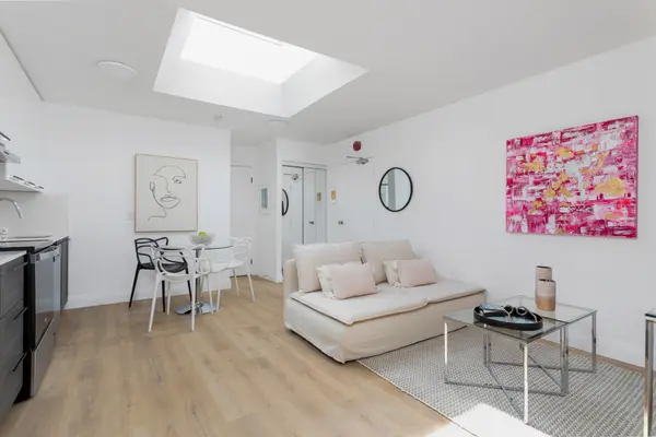 1106 Dundas ST W ##2 FL3, Toronto C01, ON M6J 1X2