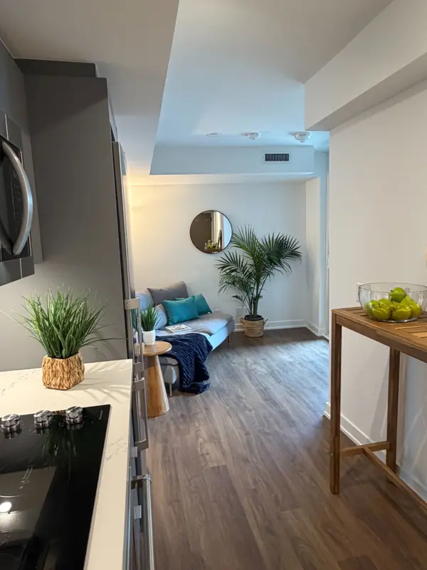 30 Tretti WAY #525, Toronto C06, ON M3H 0E3