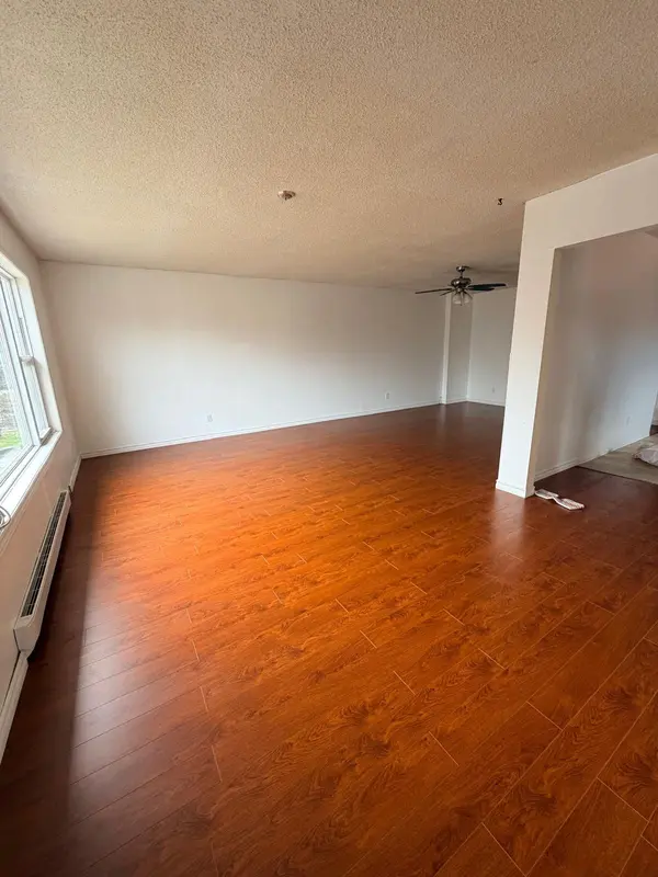 212 Byng AVE #Upper, Toronto C14, ON M2N 4L1