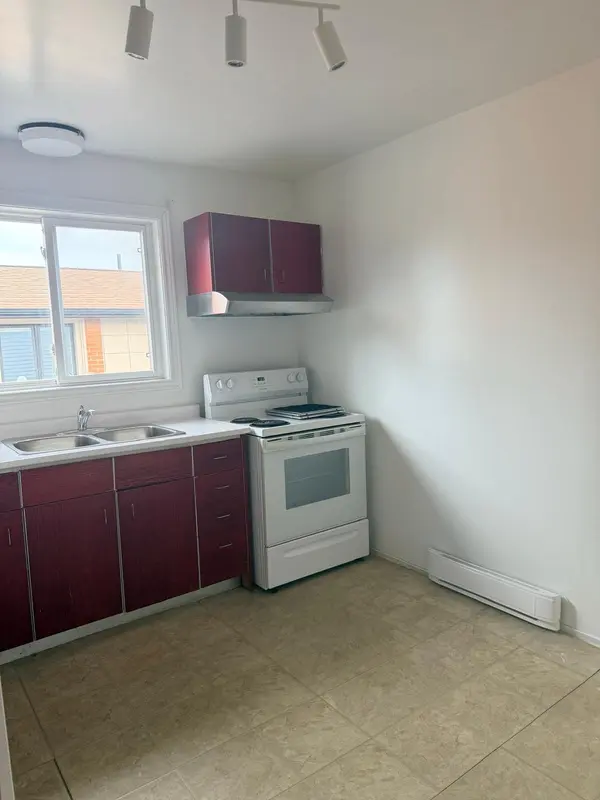 212 Byng AVE #Upper, Toronto C14, ON M2N 4L1