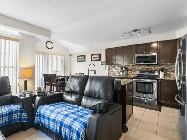 57 Harbourside DR, Whitby, ON L1N 0H5