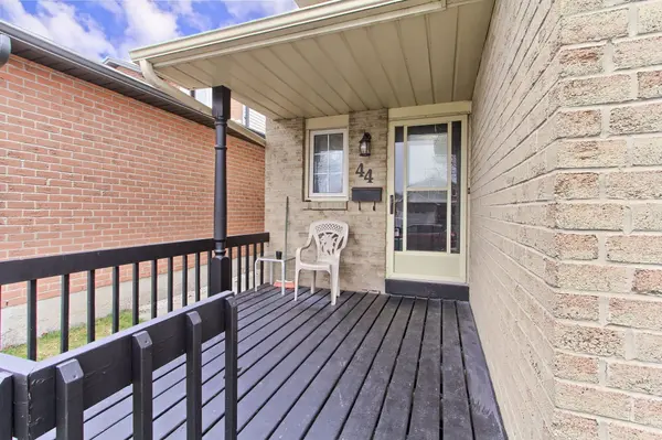 44 Bashford RD, Ajax, ON L1S 3Y2