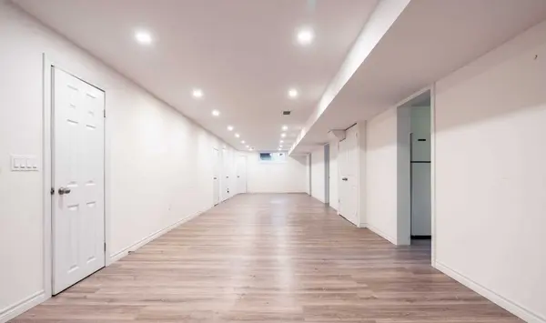 899 Glen ST, Oshawa, ON L1J 3T9