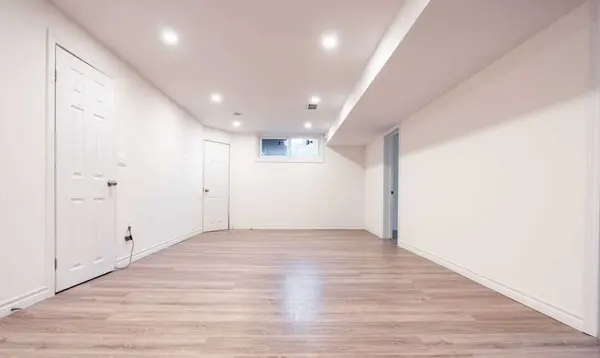 899 Glen ST, Oshawa, ON L1J 3T9