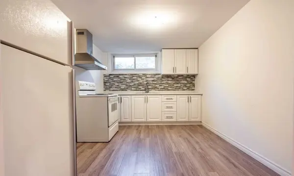 899 Glen ST, Oshawa, ON L1J 3T9