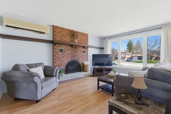 524 Lisbon CT, Oshawa, ON L1J 6R3