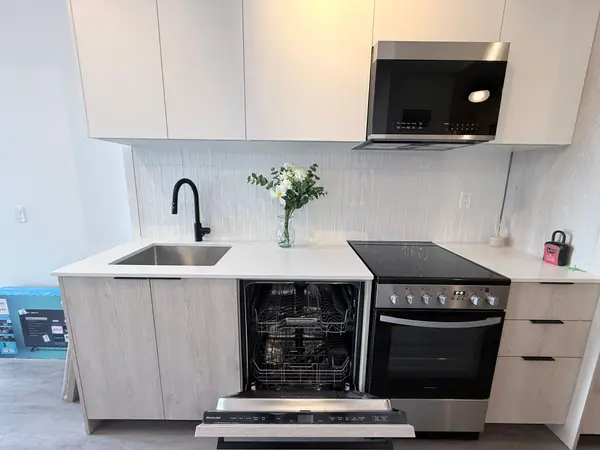 1635 Military TRL #429, Toronto E10, ON M1C 1B2