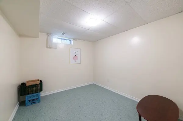 3 Myrna LN, Toronto E07, ON M1V 3N6