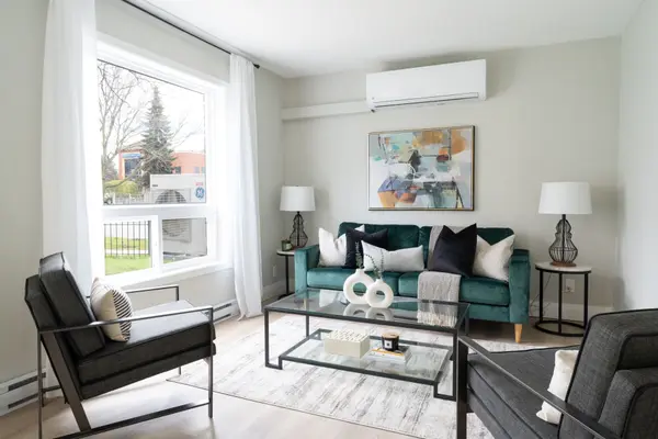 240 Ormond DR #B16, Oshawa, ON L1G 6T5