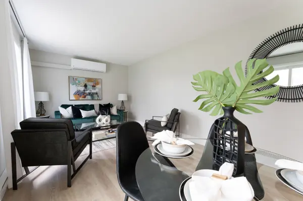 240 Ormond DR #B16, Oshawa, ON L1G 6T5