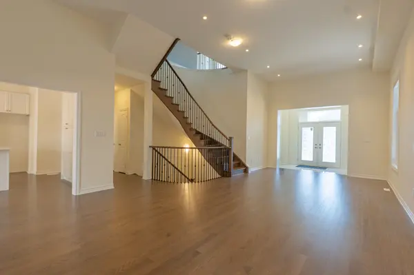 1210 Plymouth DR, Oshawa, ON L1L 0T4