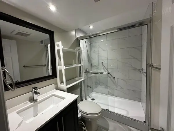 938 Wrenwood DR #BSMT, Oshawa, ON L1K 0Y1