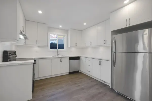 89 Orchard View BLVD #Main Floor, Oshawa, ON L1G 3N8