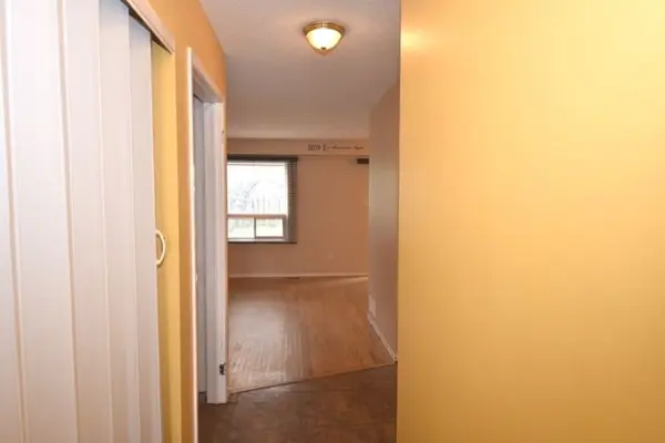 68 Sawdon DR, Whitby, ON L1N 8A7