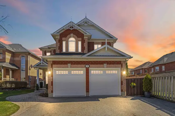 37 Duggan AVE, Whitby, ON L1M 1J1