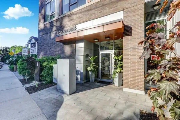 1960 Queen ST #206, Toronto E02, ON M4L 1H8