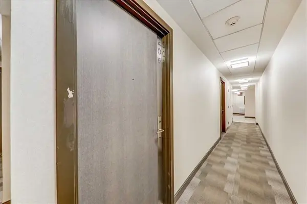 1960 Queen ST #206, Toronto E02, ON M4L 1H8