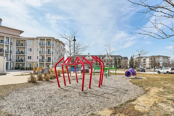 80 Shipway AVE #316, Clarington, ON L1B 0V8