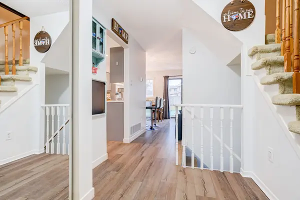 6 Hendley DR, Ajax, ON L1T 2C6