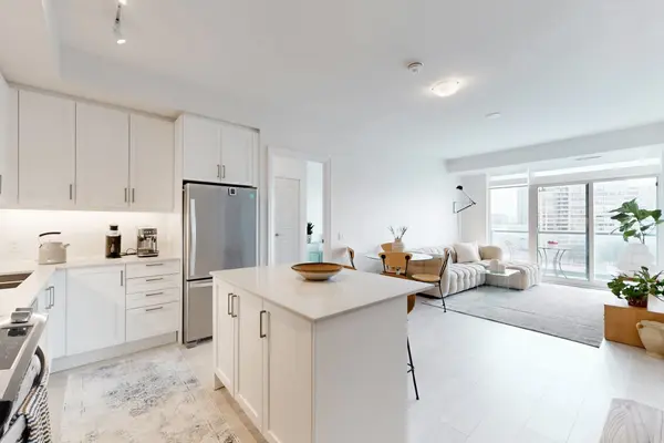 20 Gatineau DR #706, Vaughan, ON L4J 0L2