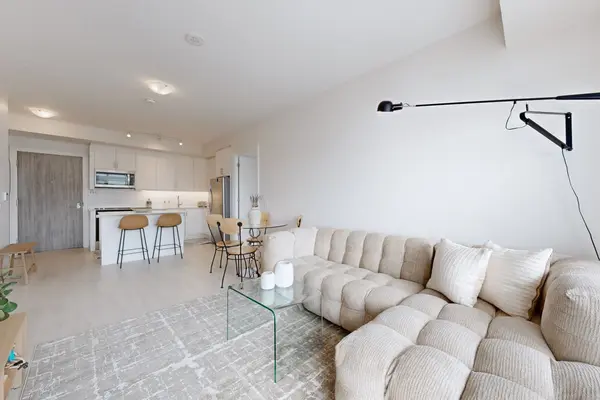 20 Gatineau DR #706, Vaughan, ON L4J 0L2