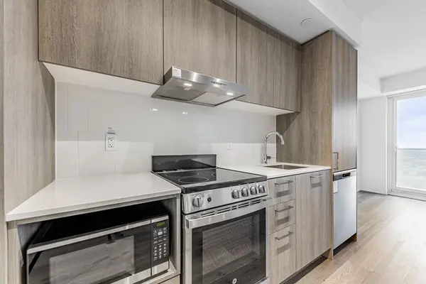 195 Commerce ST #3610, Vaughan, ON L4K 0P9