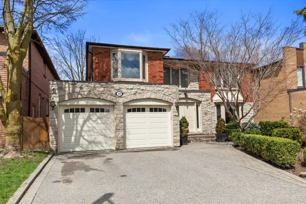 129 Rose Green DR, Vaughan, ON L4J 4R6