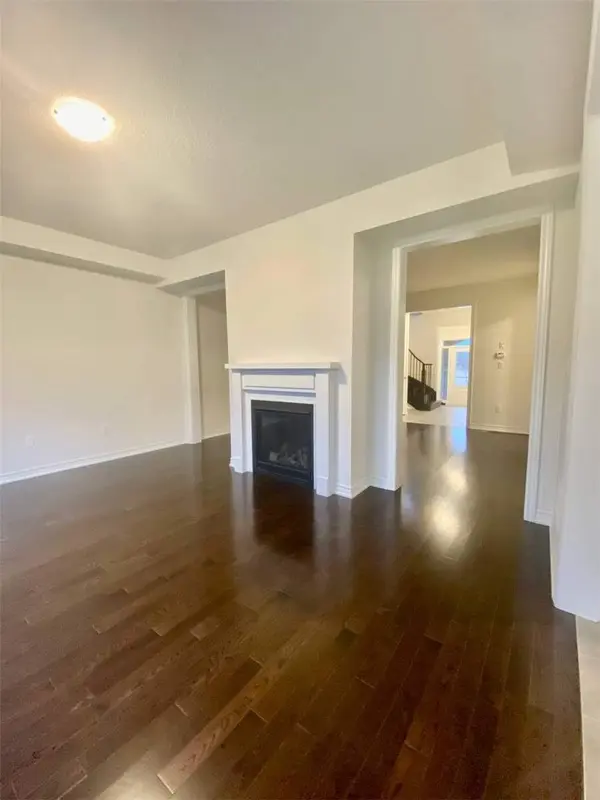 333 Danny Wheeler BLVD, Georgina, ON L4P 0K1