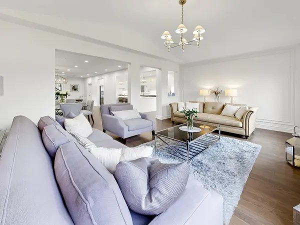 122 Scarlet WAY, Bradford West Gwillimbury, ON L3Z 4J2