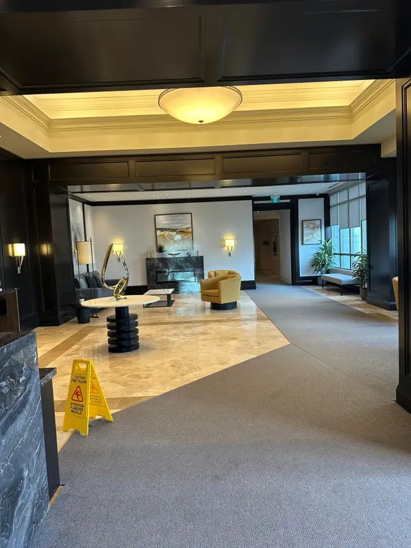 88 Promenade CIR #403, Vaughan, ON L4J 9A4