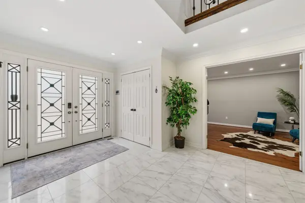 8 Beaufort Hills RD, Richmond Hill, ON L4E 2N5