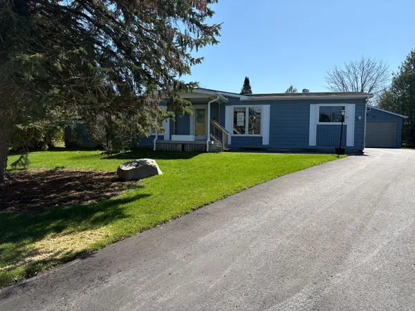 20 Geneva CT, Georgina, ON L0E 1R0