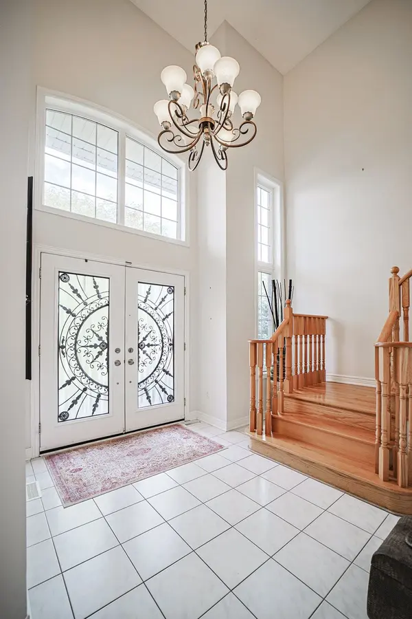 31 Burnhaven AVE, Vaughan, ON L6A 2P2