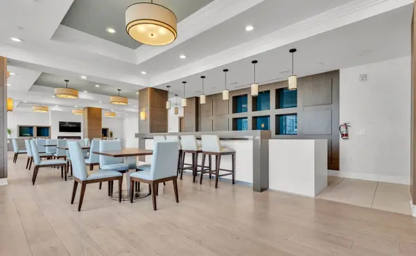 372 Highway 7 N/A E #318, Richmond Hill, ON L4B 0C6