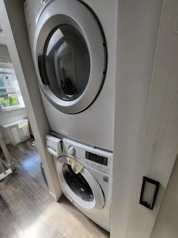 256 Dunlop ST W, Barrie, ON P0A 1C0