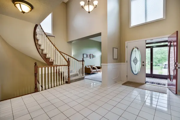 54 Cityview CIR, Barrie, ON L4N 7V1