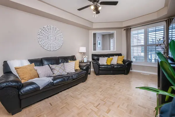 29 Autumn Oak CT, Caledon, ON L7E 1X6