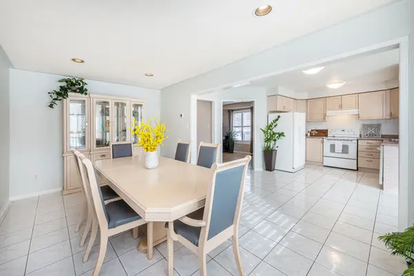 29 Autumn Oak CT, Caledon, ON L7E 1X6