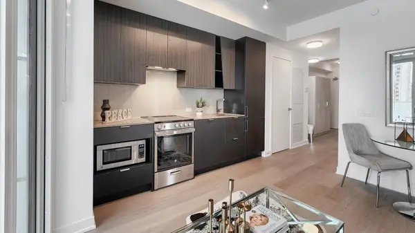 3883 Quartz RD #911, Mississauga, ON L5B 4M6