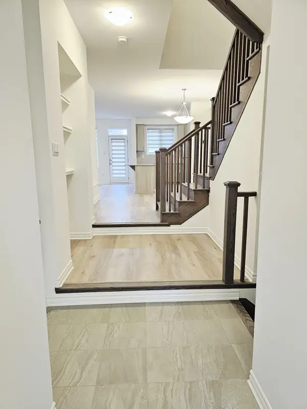 1346 Hearns PL, Milton, ON L9E 2A9