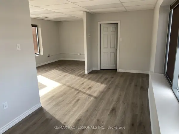 300 New Toronto ST #34, Toronto W06, ON M8Y 3G6