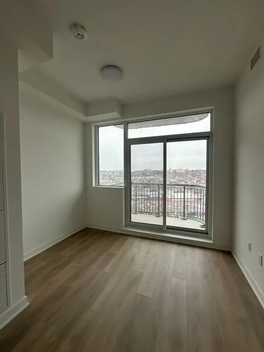 1185 Dupont ST #913, Toronto W02, ON M6H 0G5