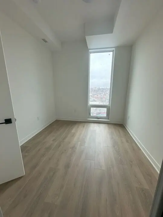 1185 Dupont ST #913, Toronto W02, ON M6H 0G5