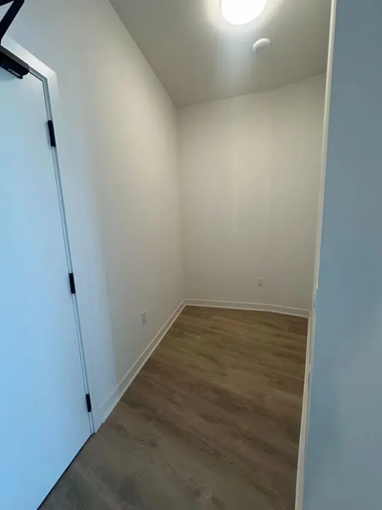 1185 Dupont ST #913, Toronto W02, ON M6H 0G5