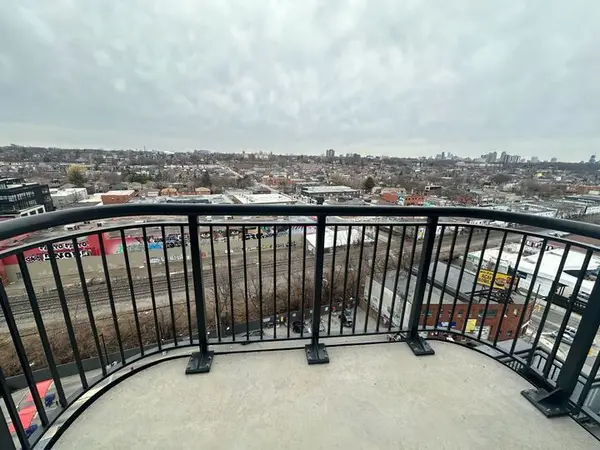 1185 Dupont ST #913, Toronto W02, ON M6H 0G5