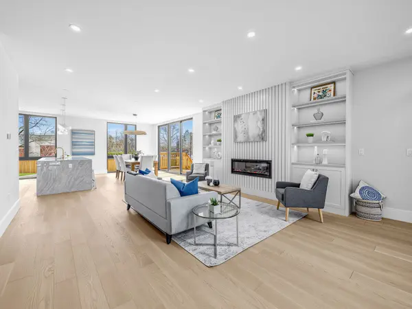 2488 Bridge RD, Oakville, ON L6L 2H2